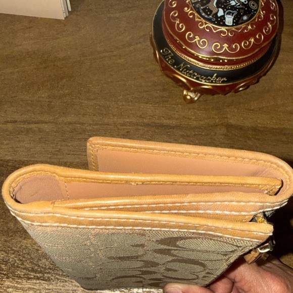 Vintage Coach Wallet - Picture 3 of 13